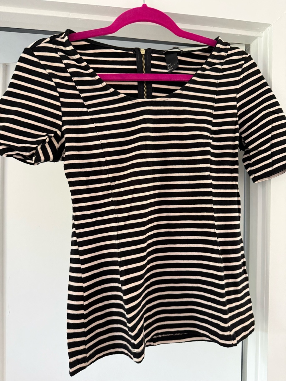 H&M Black and White Striped Short Sleeve Top
